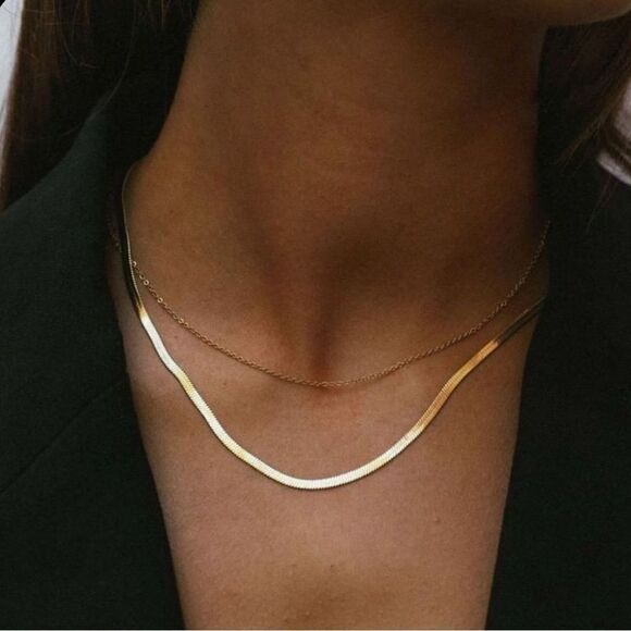 Gold thin herringbone necklace - Picture 1 of 7